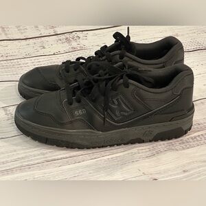 New Balance 550 Unisex Triple Black Sneakers Boys 6.5M or Women’s 8 EUC